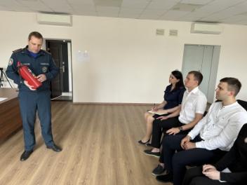 Сотрудники СКР и МЧС провели совместное занятие по пожарной безопасности