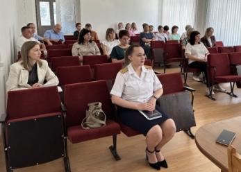 В Светлограде сотрудник СКР приняла участие в заседании координационного совета в области противодействия коррупции